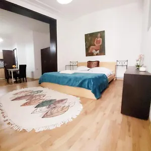 Hotel Happy, Bucharest